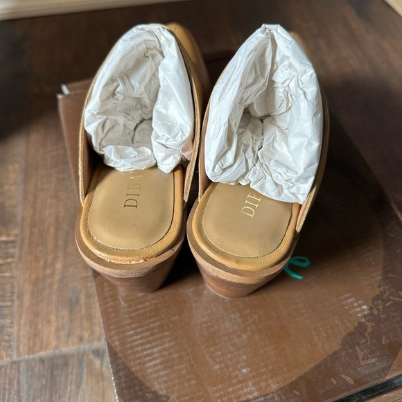 Diba True | No Vella Mule - Picture 8 of 9